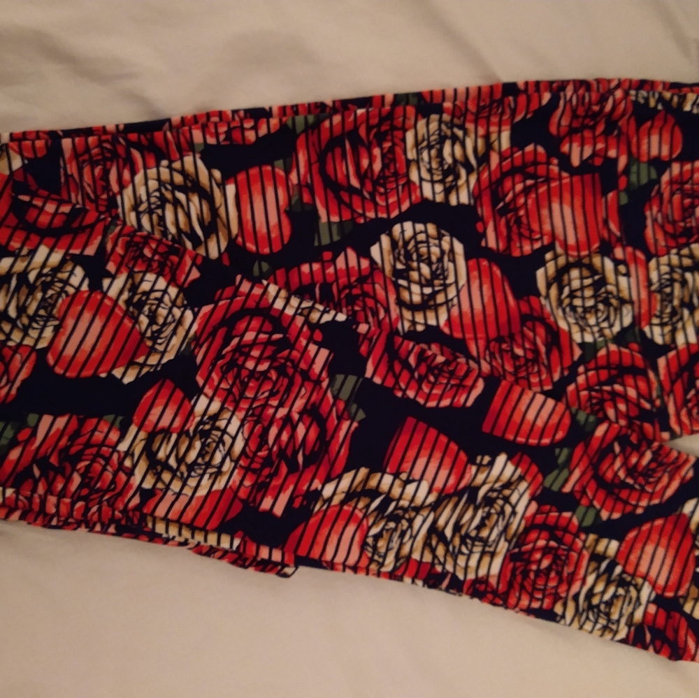 HTF lularoe TC Valentine's leggings